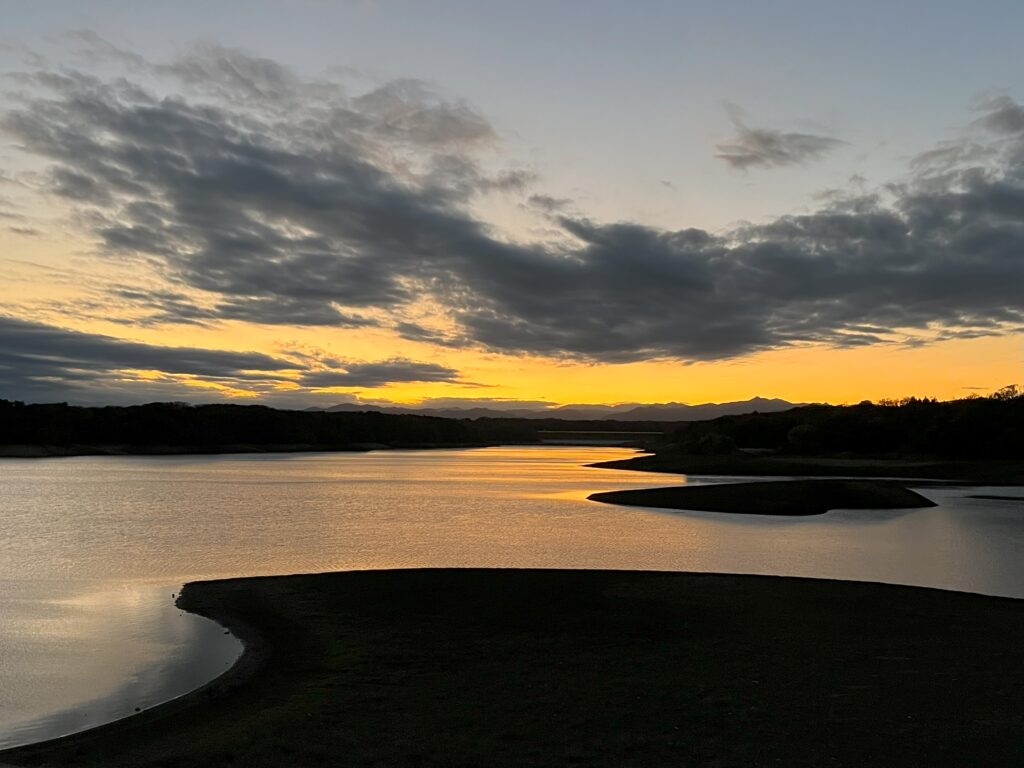 多摩湖の夕景