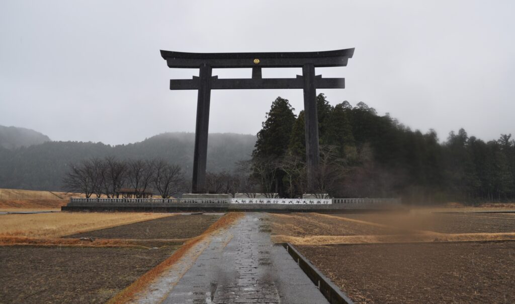 熊野本宮大社の日本一大きな鳥居